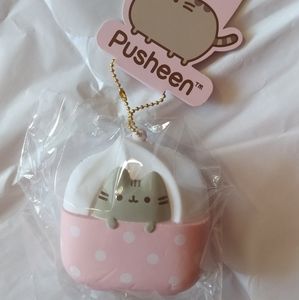 Brand New Meringue Pusheen Squishy Keychain